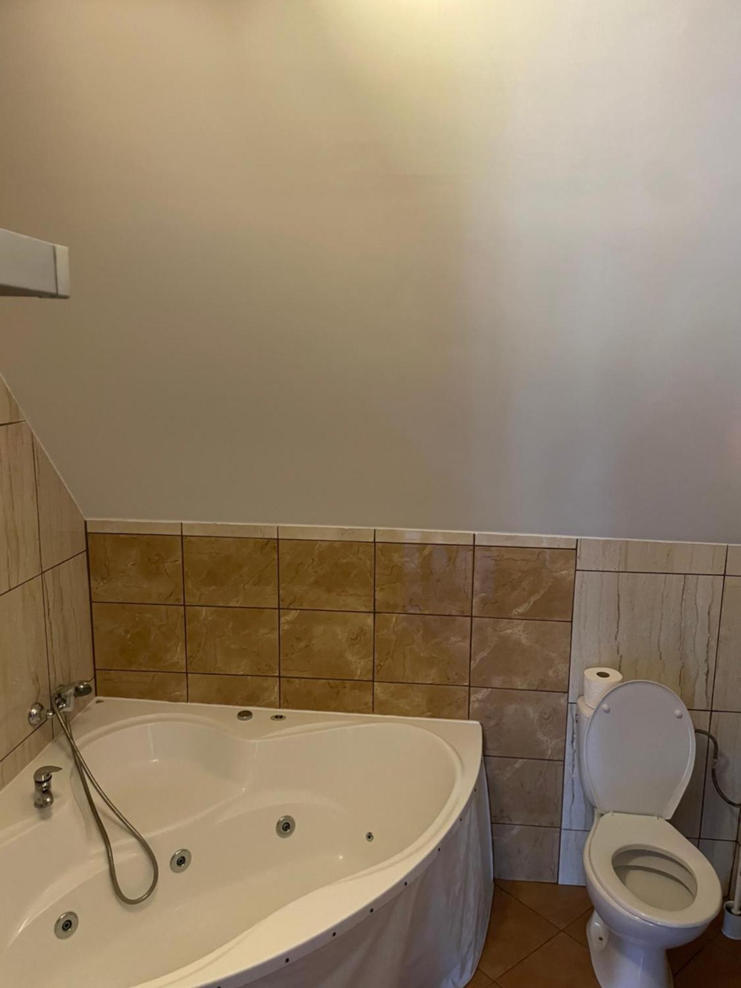 Mysliwskie Smaki U Tadka Czeczewo Dış mekan fotoğraf